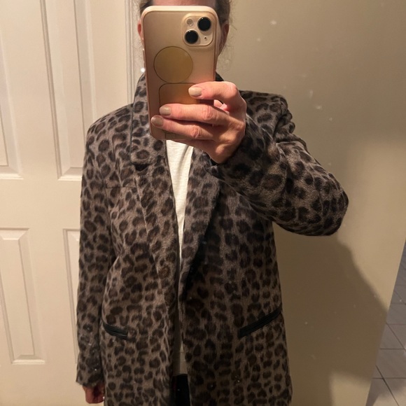 NWT animal pront coat from Foerever 21 - Picture 5 of 10